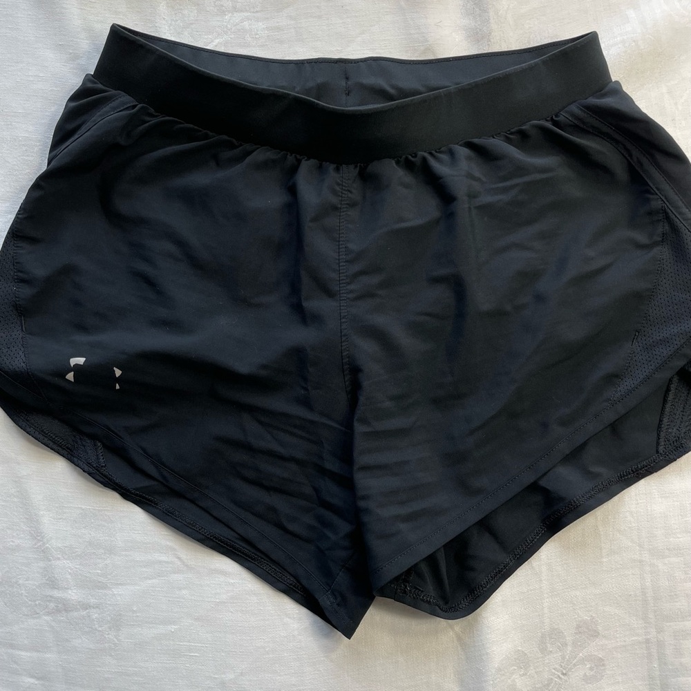 Black under armour shirts